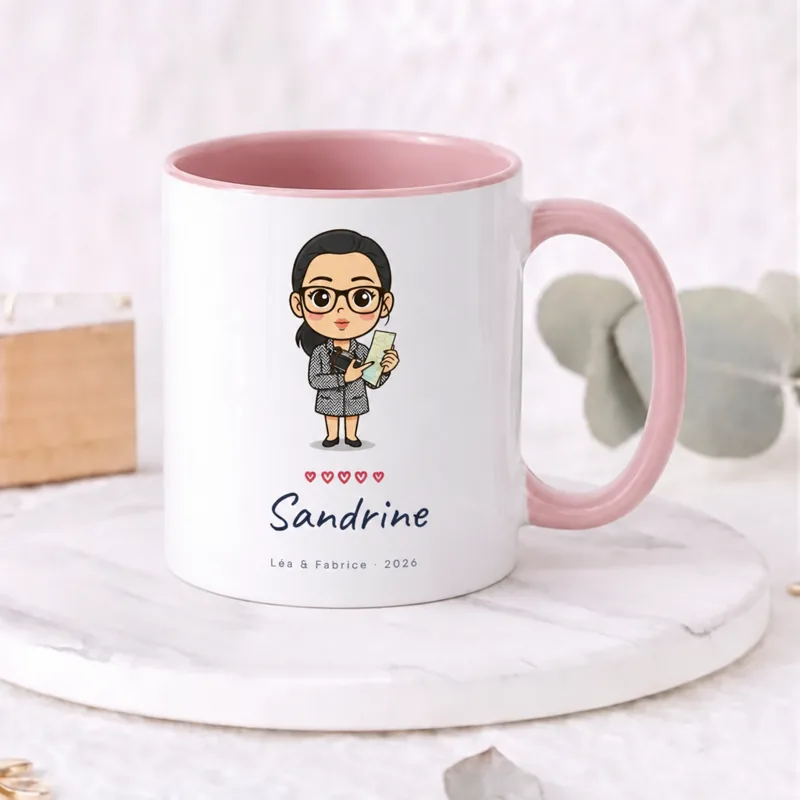 Mug personnalisé avec le portrait illustré de Sandrine, intérieur et anse roses